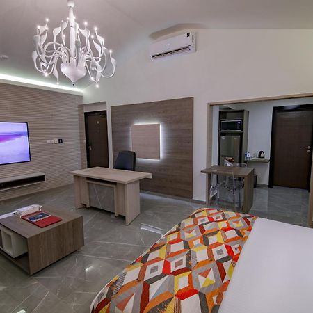 Home Suites Boutique Hotel Freetown Exterior photo