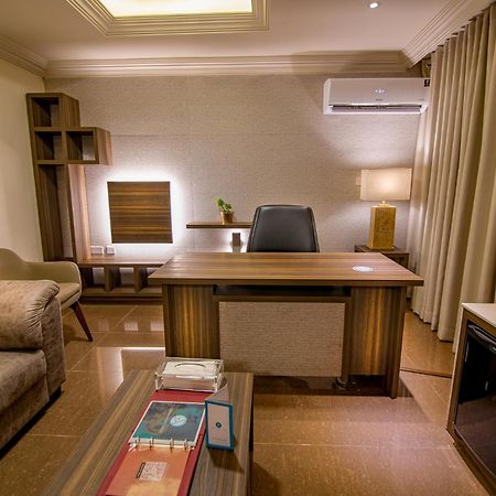 Home Suites Boutique Hotel Freetown Exterior photo