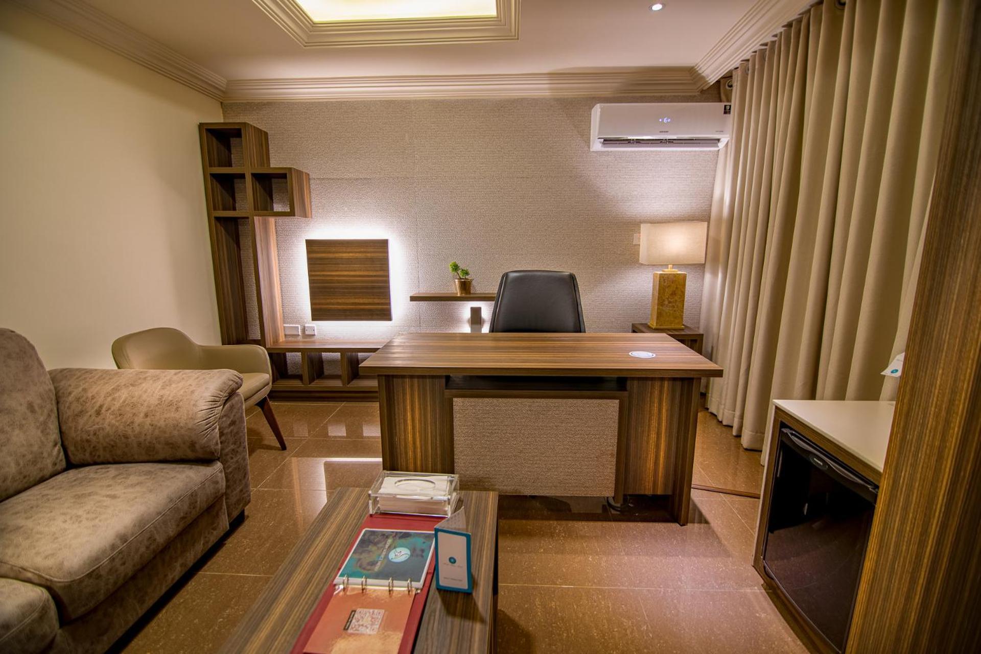 Home Suites Boutique Hotel Freetown Exterior photo