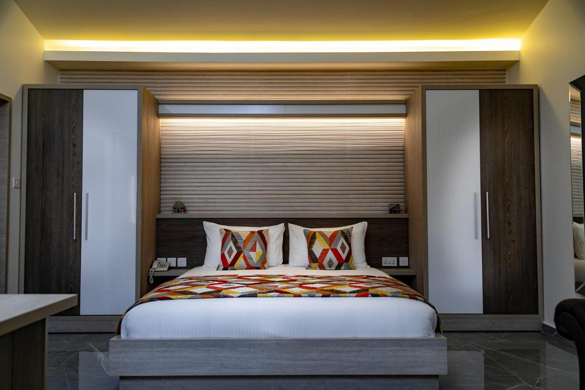 Home Suites Boutique Hotel Freetown Exterior photo