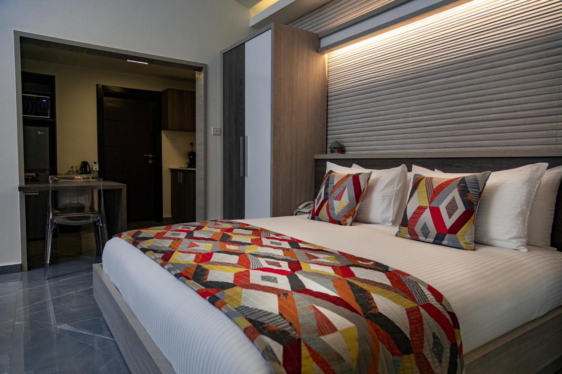 Home Suites Boutique Hotel Freetown Exterior photo